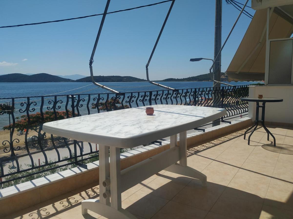 Villa Tasos Néa Péramos Exterior foto